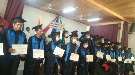 Docentes bachilleres culminan curso de profesionalización docente intercultural plurilingüe