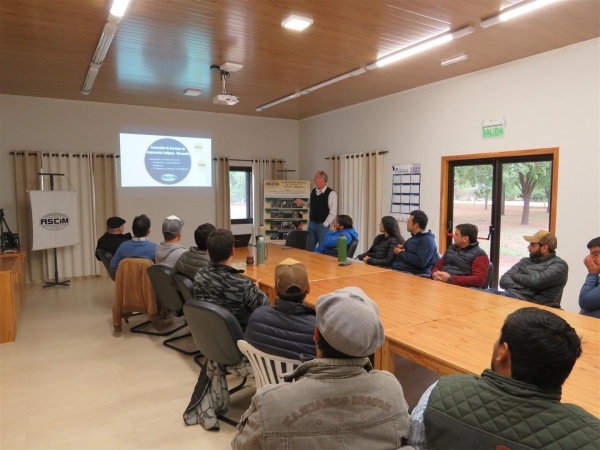 Grupo CREA Las Lomitas visita a la ASCIM