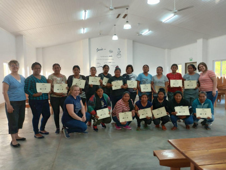 Mujeres Enlhet en CampaCapaz