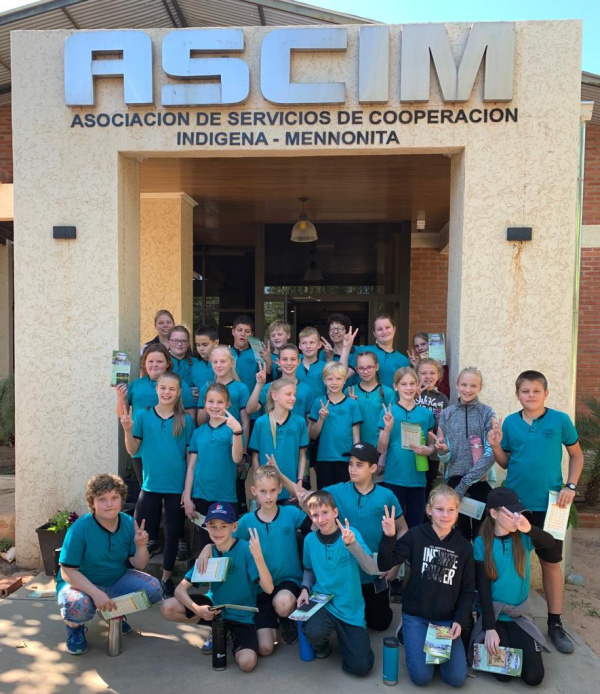 La ASCIM recibe visita de la escuela básica Johann Cornies de Filadelfia