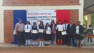 Acto de clausura en la escuela de Nich’a Toyish