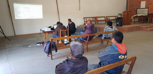 Grupos de Profinca 5F elaboran sus presupuestos