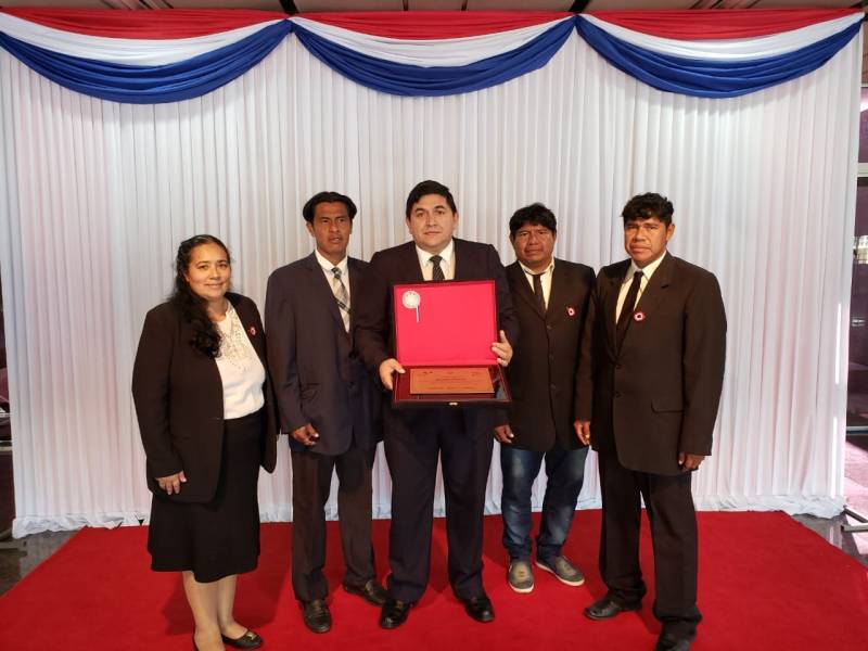 Excelencia docente en Escuela Básica Paratodo