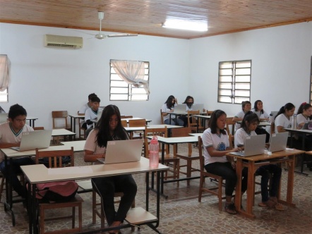 Estudiantes del CEIYS benefician de ampliación del equipo informático de la institución
